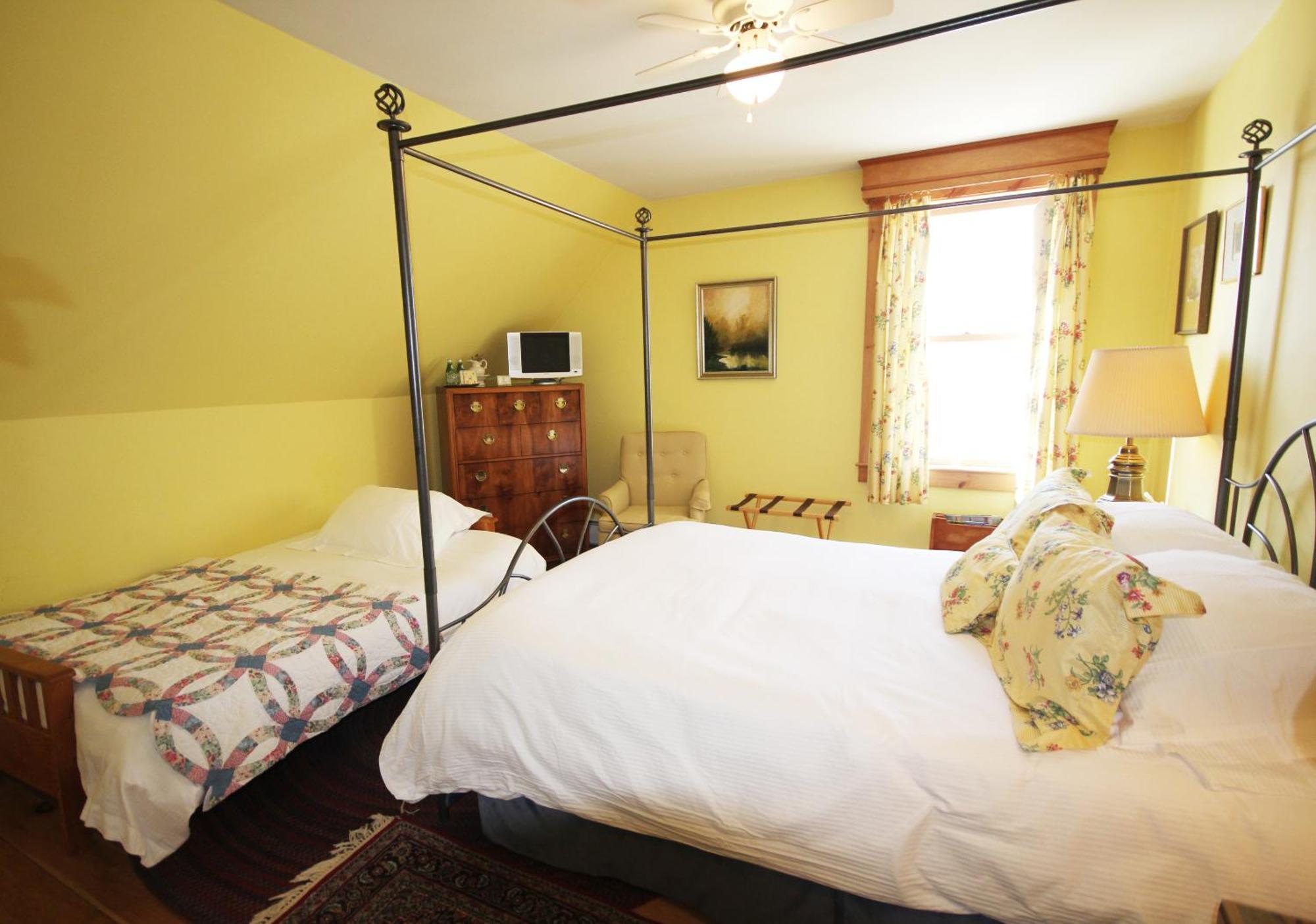 Highland Lake Inn Andover Chambre photo