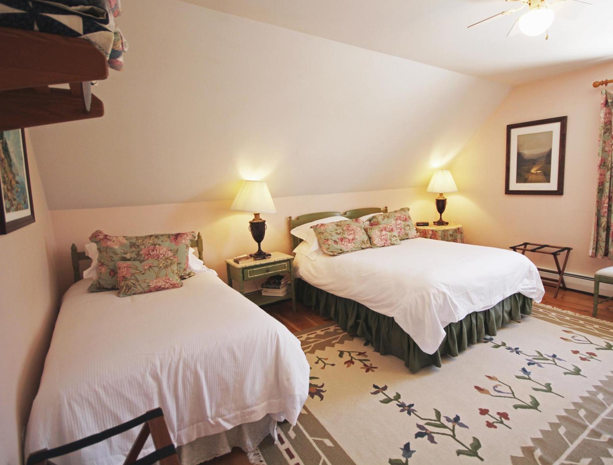 Highland Lake Inn Andover Chambre photo